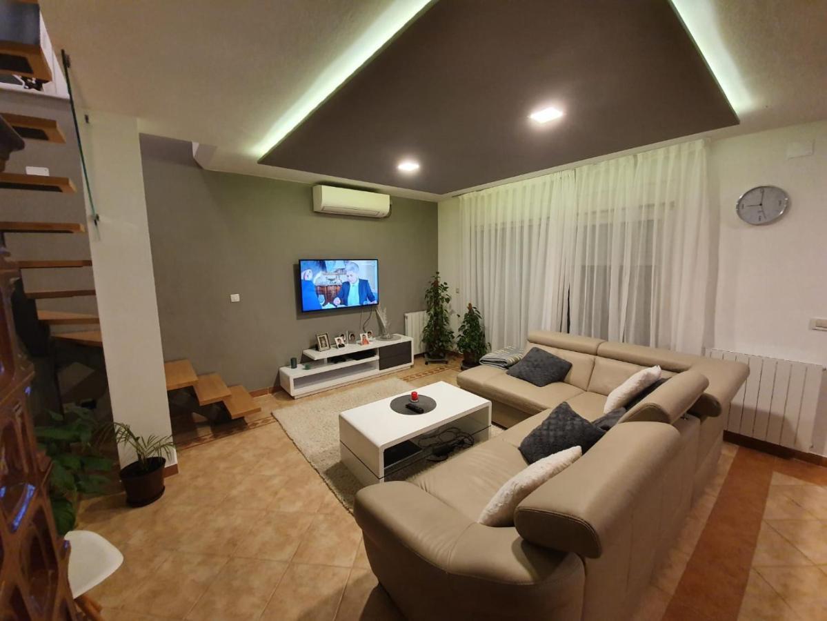 Holiday Home Nikol Πούλα Εξωτερικό φωτογραφία