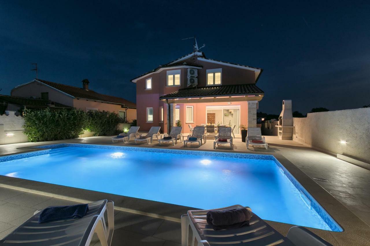 Holiday Home Nikol Πούλα Εξωτερικό φωτογραφία