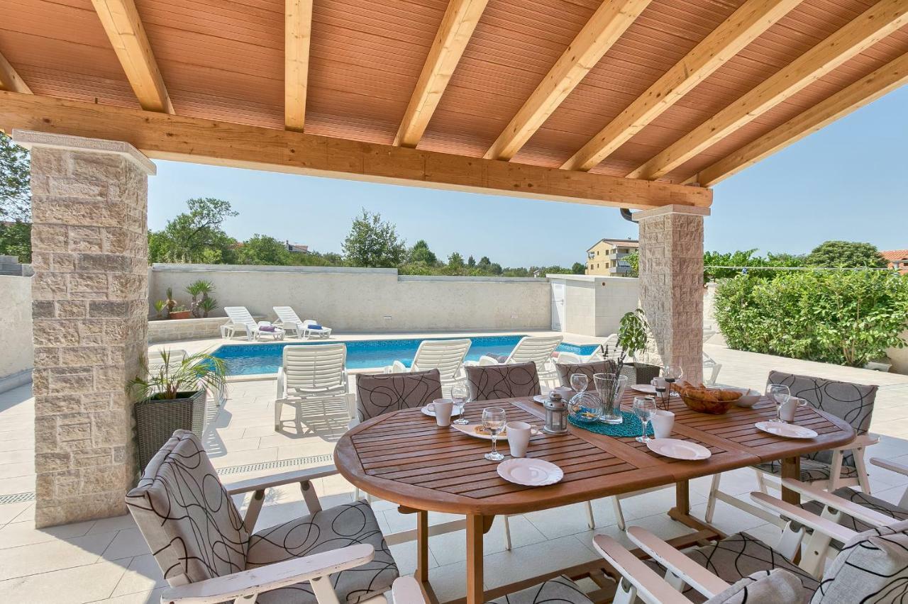Holiday Home Nikol Πούλα Εξωτερικό φωτογραφία