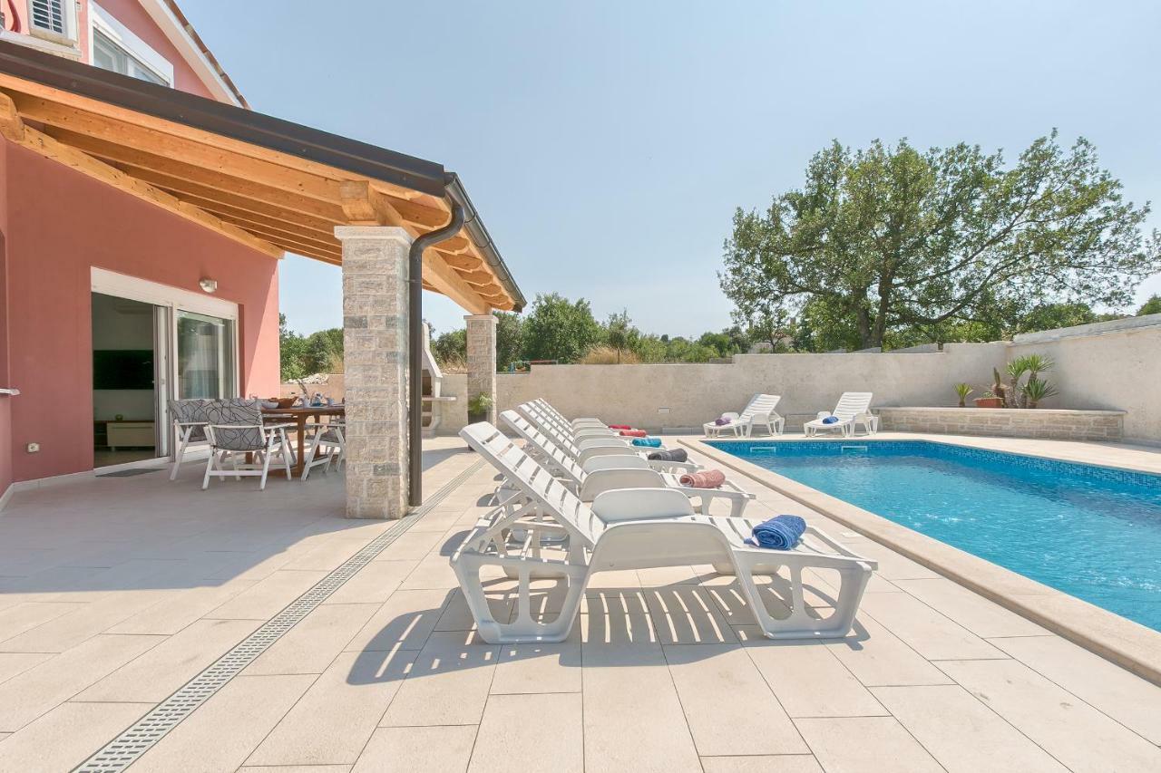 Holiday Home Nikol Πούλα Εξωτερικό φωτογραφία