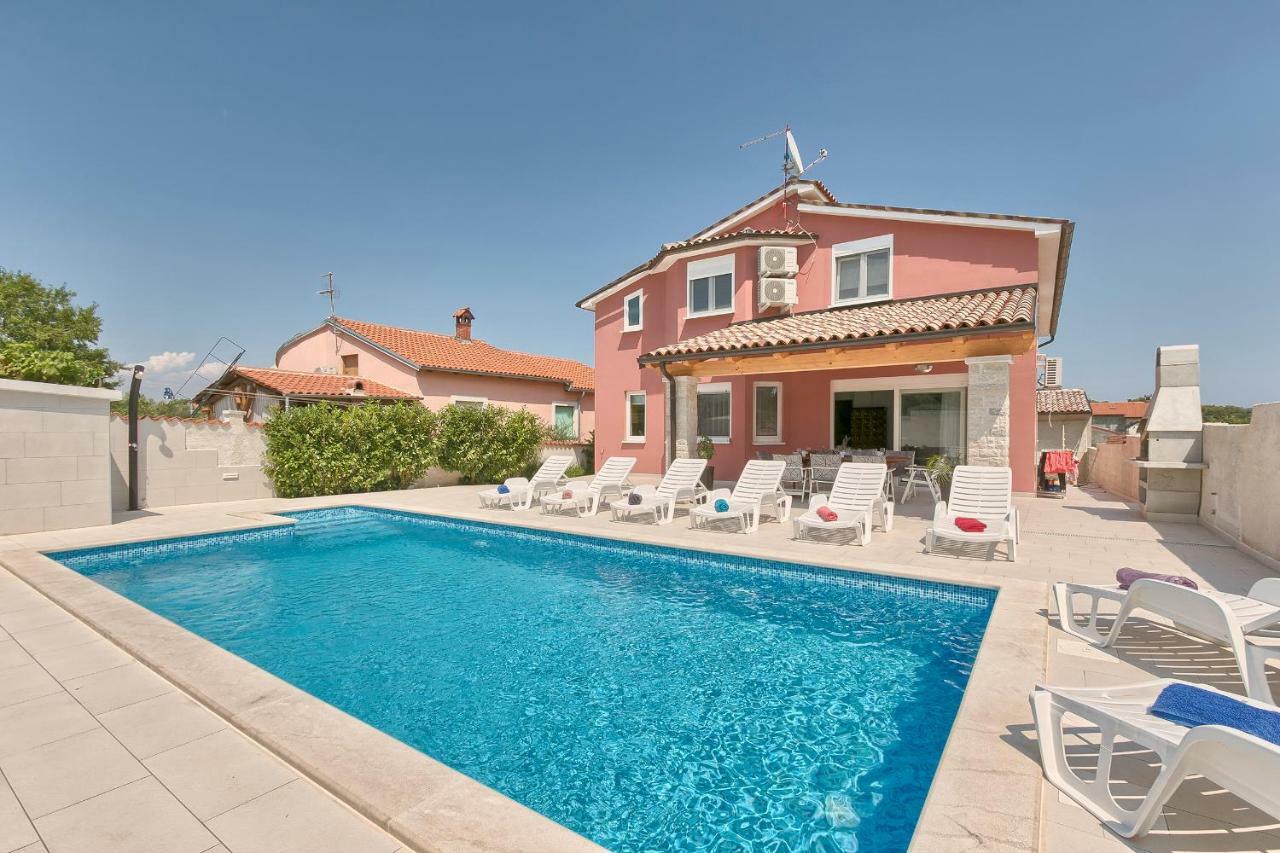 Holiday Home Nikol Πούλα Εξωτερικό φωτογραφία